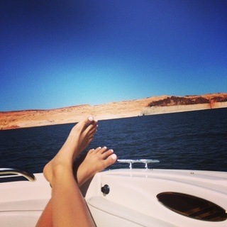 Alia Shelesh feet photo thumbnail