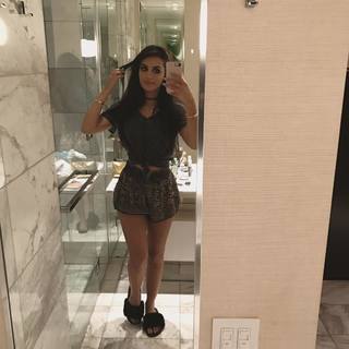 Alia Shelesh feet photo thumbnail
