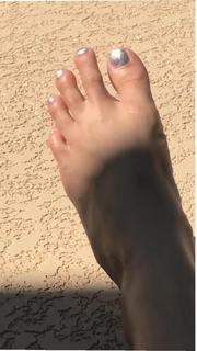 Alia Shelesh feet photo thumbnail