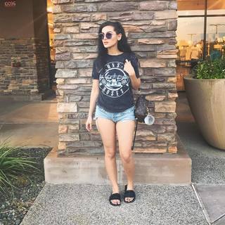 Alia Shelesh feet photo thumbnail