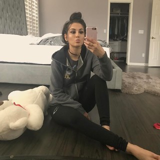 Alia Shelesh feet photo thumbnail