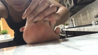 Alia Shelesh feet photo thumbnail