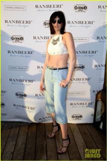 Aliana Lohan feet photo 5