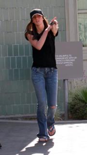 Aliana Lohan feet photo 3
