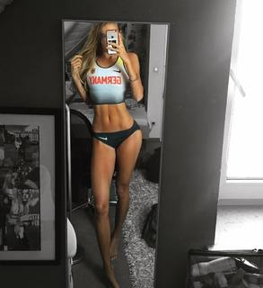 Alica Schmidt feet photo thumbnail