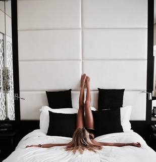 Alica Schmidt feet photo thumbnail
