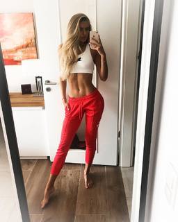 Alica Schmidt feet photo thumbnail