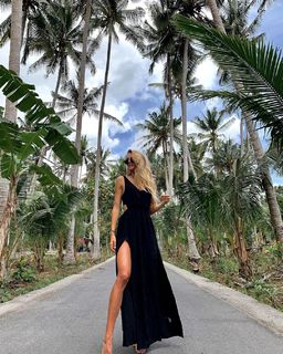 Alica Schmidt feet photo thumbnail