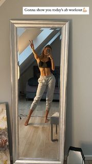 Alica Schmidt feet photo thumbnail