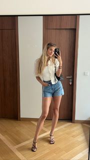 Alica Schmidt feet photo thumbnail