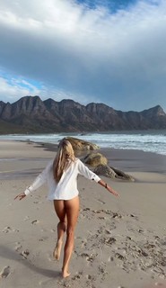 Alica Schmidt feet photo thumbnail