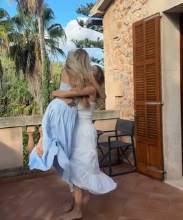 Alica Schmidt feet photo thumbnail