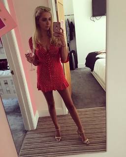 Alice Barlow feet photo 15