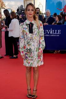 Alice Belaïdi feet photo thumbnail