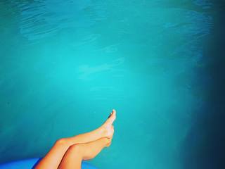 Alice Belaïdi feet photo thumbnail