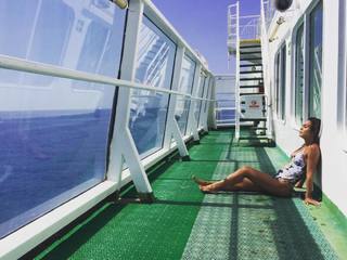 Alice Belaïdi feet photo thumbnail