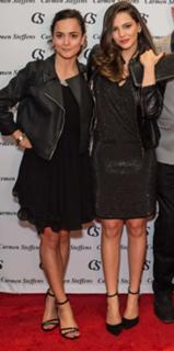 Alice Braga feet photo thumbnail