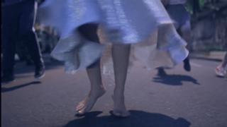 Alice Braga feet photo thumbnail