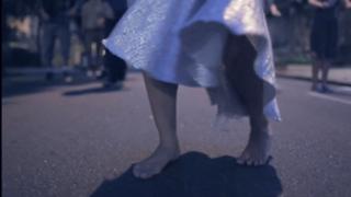 Alice Braga feet photo thumbnail