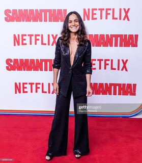 Alice Braga feet photo thumbnail