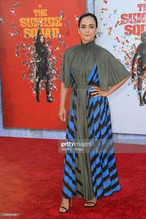 Alice Braga feet photo thumbnail