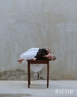 Alice Braga feet photo 1