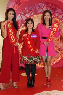 Alice Chan feet photo 10