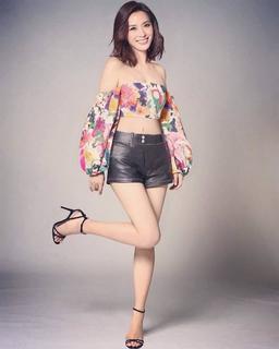 Alice Chan feet photo 15