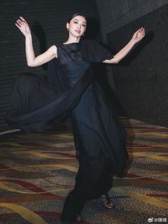 Alice Chan feet photo 13