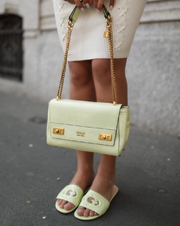 Alice De Bortoli feet photo 17