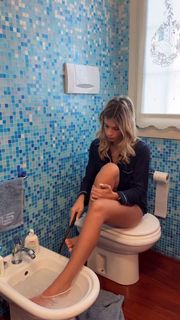 Alice De Bortoli feet photo 13