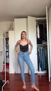 Alice De Bortoli feet photo 14