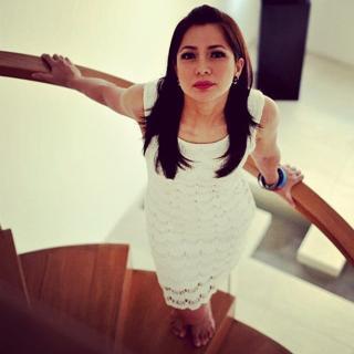 Alice Dixson feet photo 11