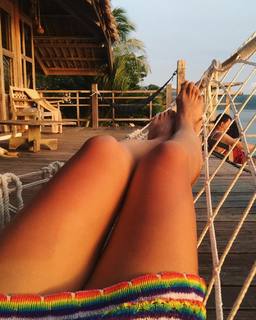 Alice Dixson feet photo 11