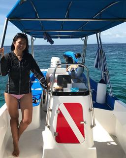 Alice Dixson feet photo 10