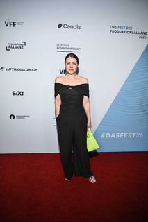 Alice Dwyer feet photo 1