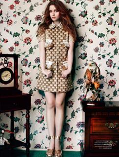 Alice Englert feet photo 12