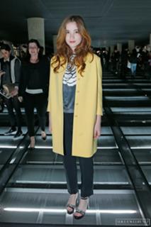 Alice Englert feet photo 6