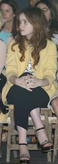 Alice Englert feet photo 4