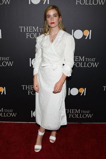 Alice Englert feet photo 10