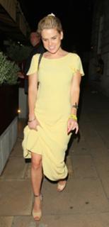Alice Eve feet photo thumbnail