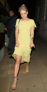 Alice Eve feet photo thumbnail