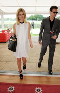 Alice Eve feet photo thumbnail