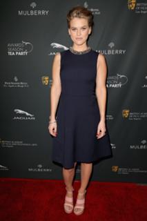 Alice Eve feet photo thumbnail