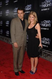 Alice Eve feet photo thumbnail