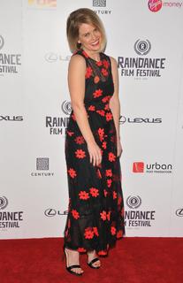 Alice Eve feet photo thumbnail