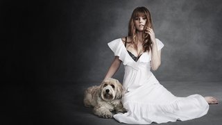 Alice Eve feet photo thumbnail