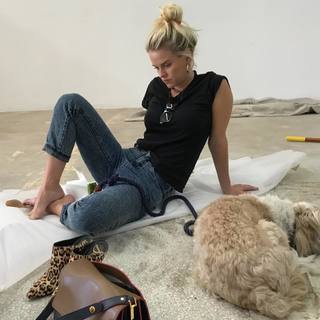 Alice Eve feet photo thumbnail