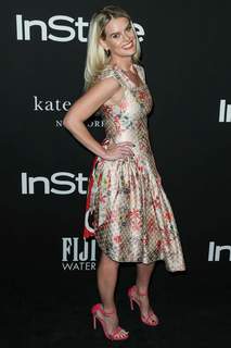 Alice Eve feet photo thumbnail