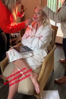 Alice Eve feet photo thumbnail